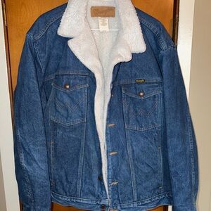 Wrangler Classic Blue Denim Jacket with Sherpa Lining